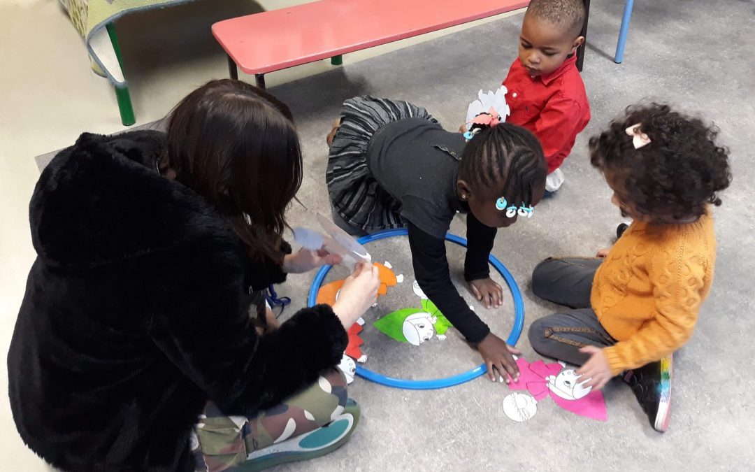 Les collégiens avec les petits